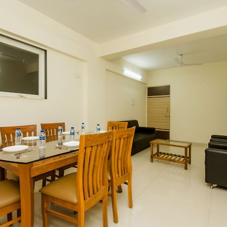 Oyo 11441 Hotel Blue Bells Residency Мумбай Екстериор снимка