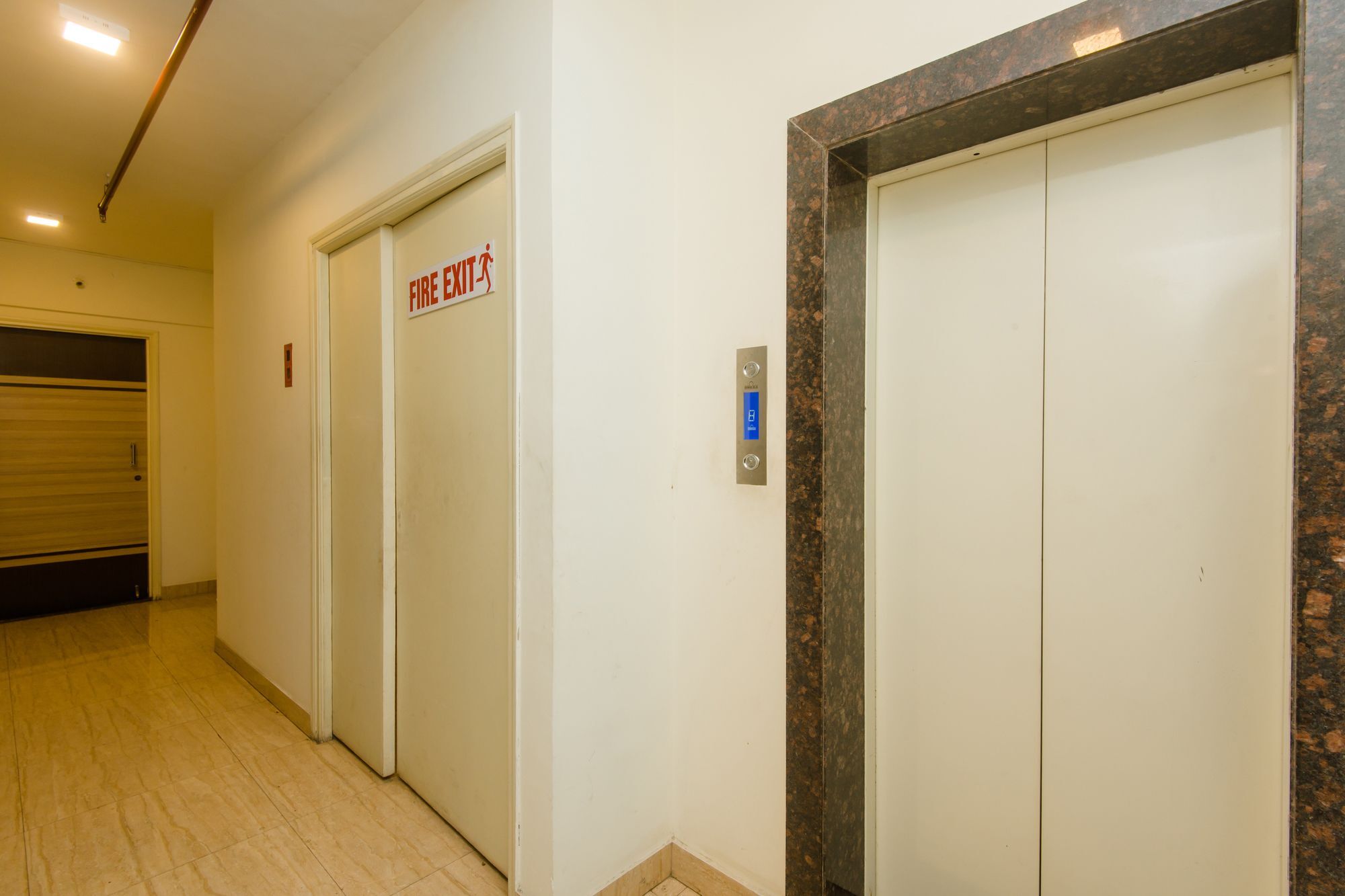 Oyo 11441 Hotel Blue Bells Residency Мумбай Екстериор снимка