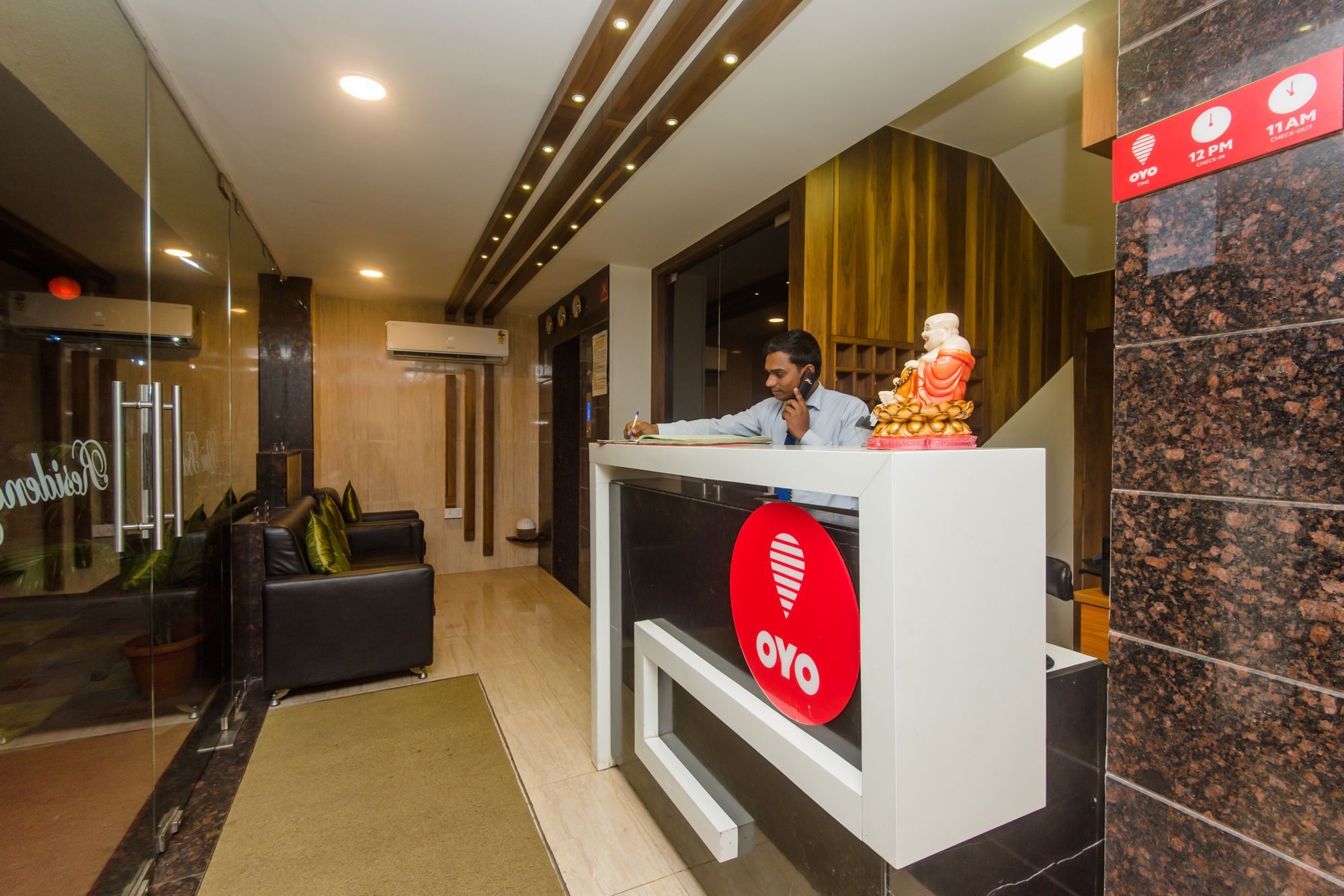 Oyo 11441 Hotel Blue Bells Residency Мумбай Екстериор снимка